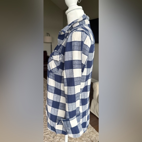 Lovestitch SMALL Blue and Cream Checkered Flannel Long Sleeve Button Up Shirt - Picture 3 of 8